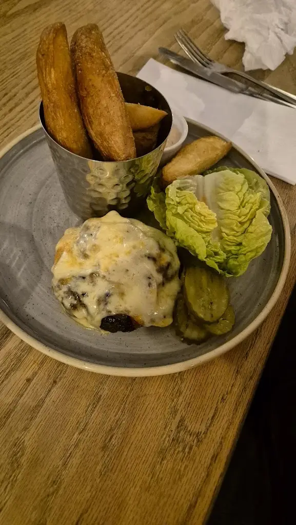 Charles Wootton_The Jolly Cricketers_Seer Green_review