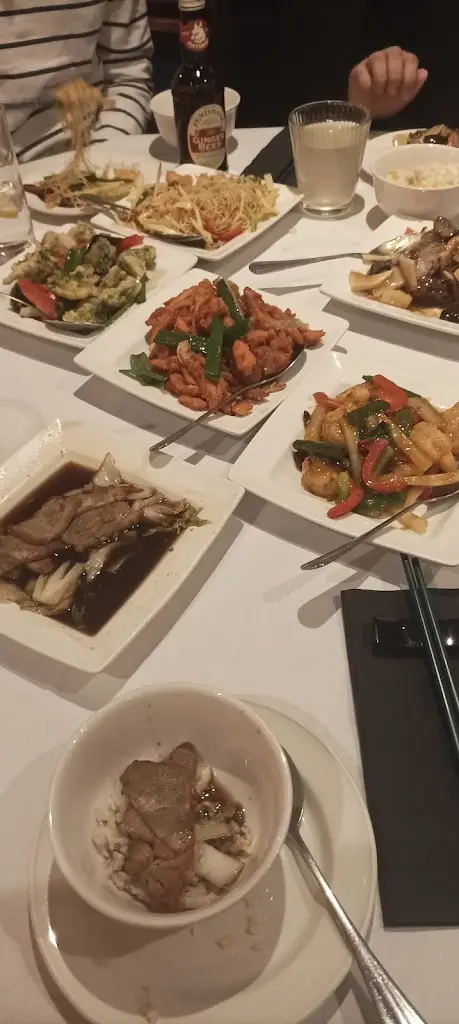 Simrian Kaur_China Diner_Seer Green_review