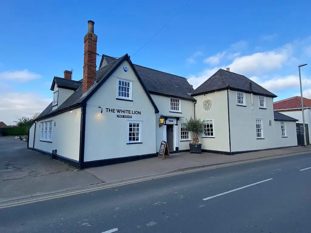 The White Lion_Sawston_slider_image_3