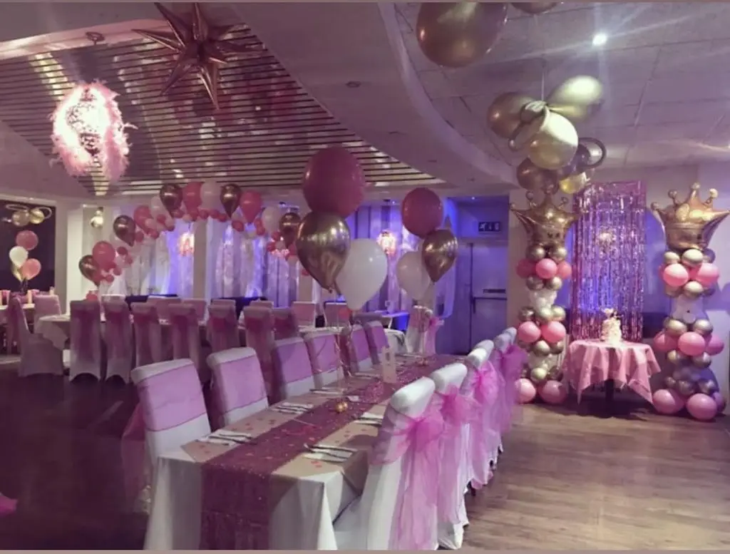 Basil Spice Indian Restaurant, Bar restaurant in Basildon