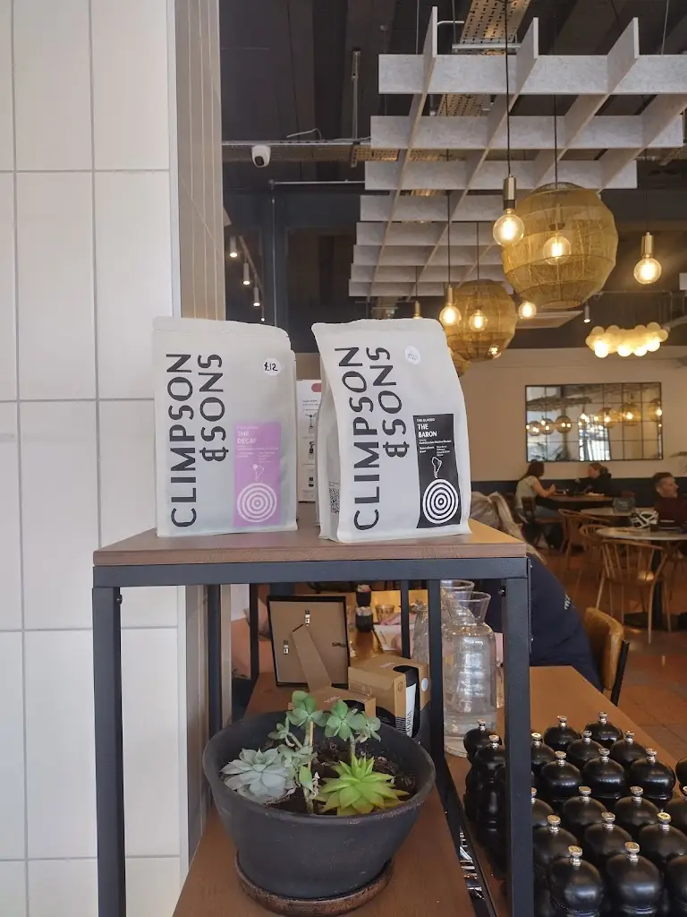 Daniel James Versace_Victor Victoria Coffee_Sawston_review