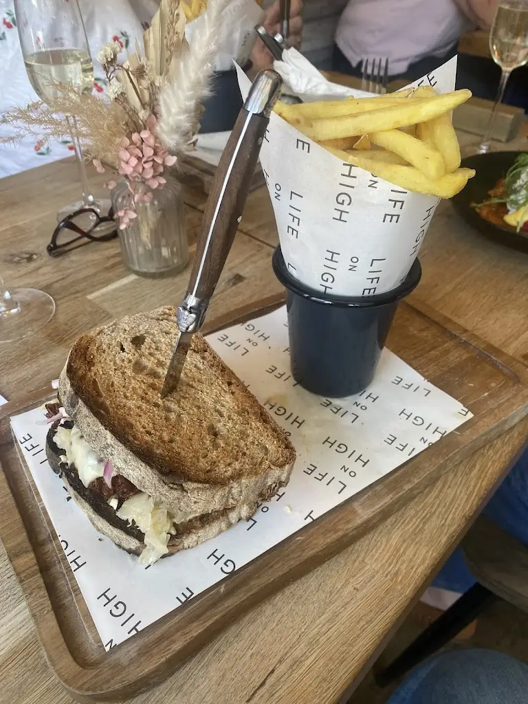 Vincent Roman_Life on High_Sevenoaks_review