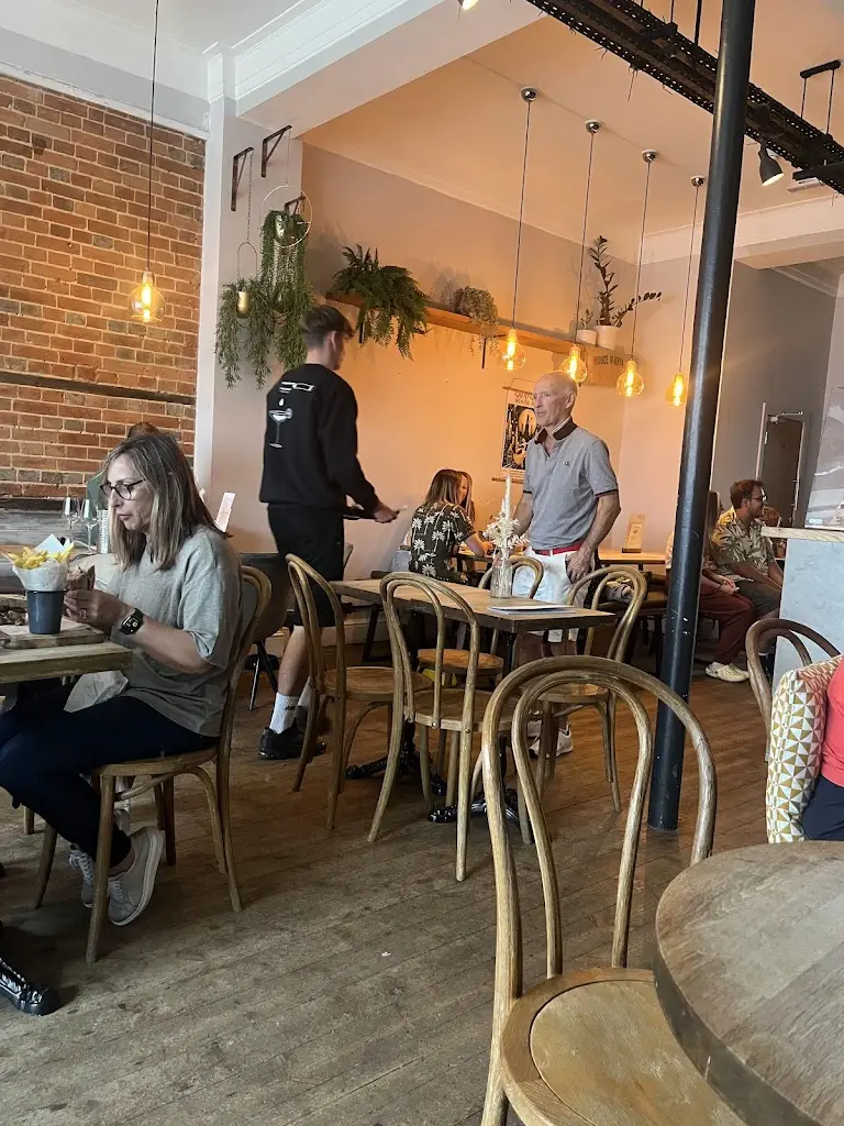 Nataliia Semenenko_Life on High_Sevenoaks_review