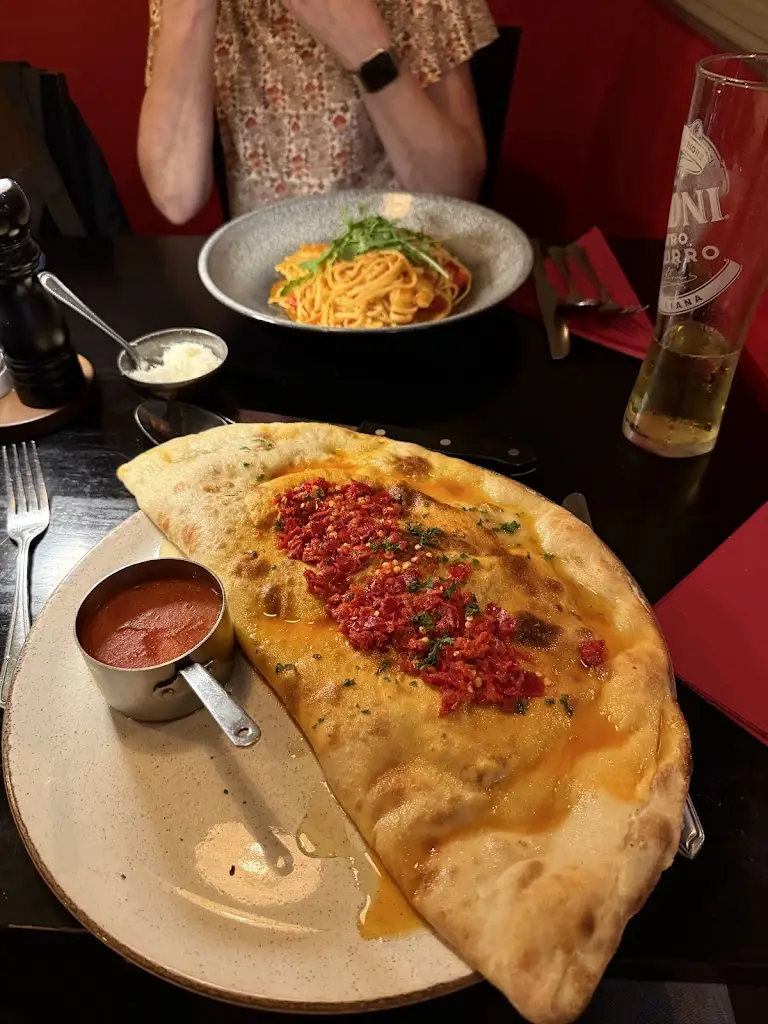 Giannis Italian Restaurant_Scarborough_slider_image_3