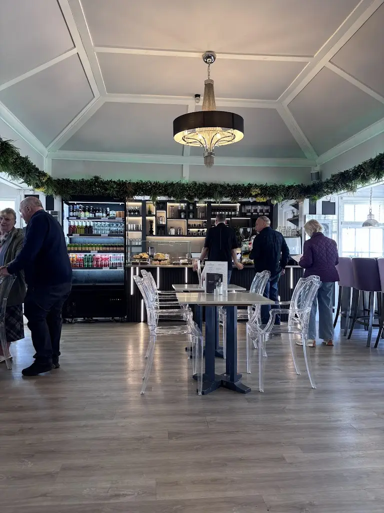 Penny_Olivers on the Mount_Scarborough_review