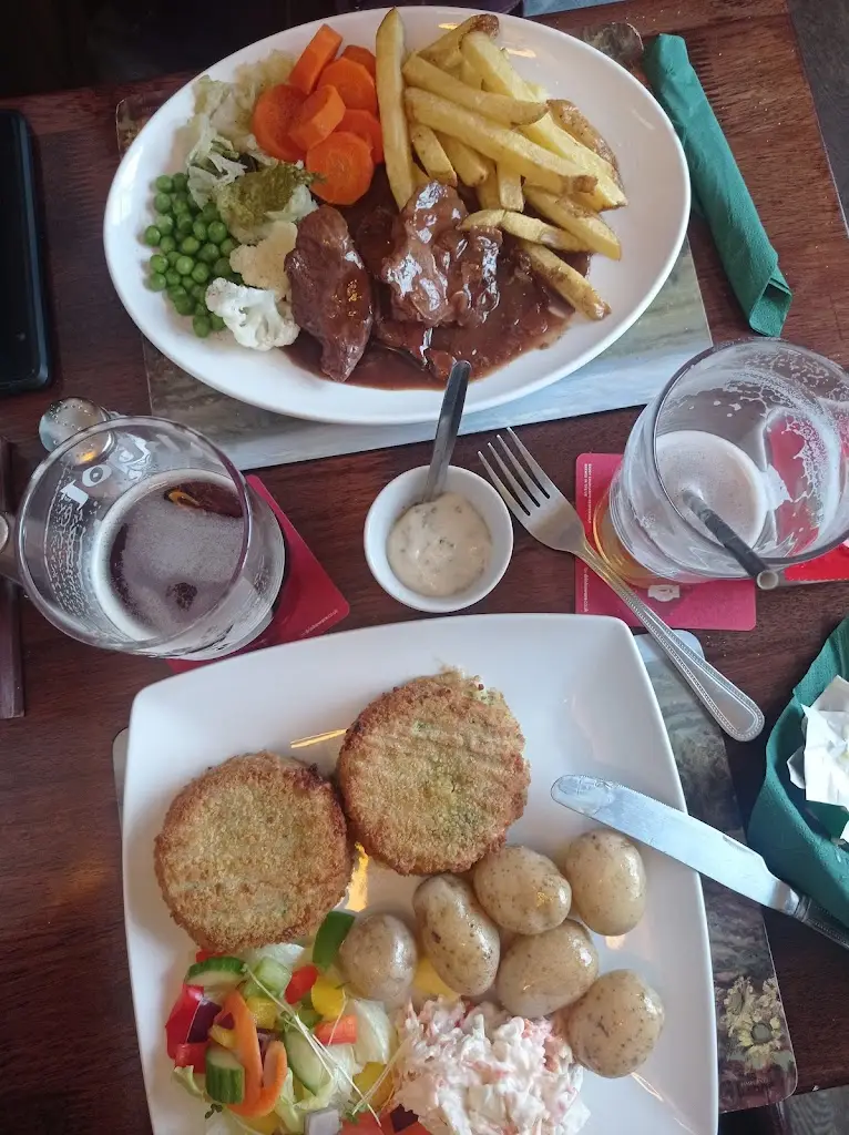 Agnieszka Jarosz_The Melton Constable_Seaton Delaval_review