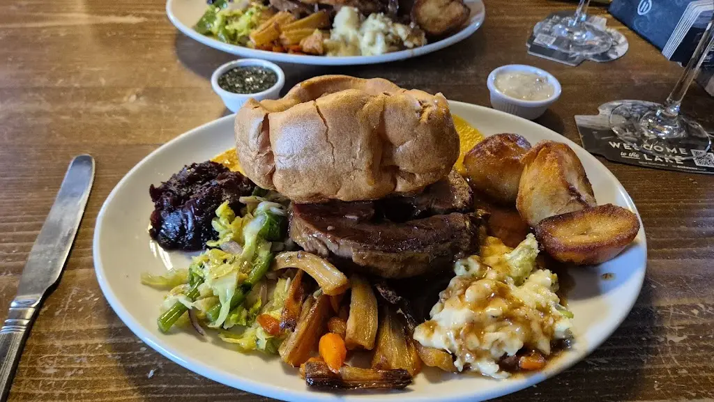 Simon Walker_The Strands Hotel / Inn & Micro Brewery & Distillery_Seascale_review