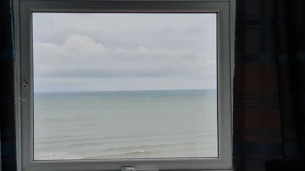 Ian_Bailey Ground Hotel_Seascale_reseña