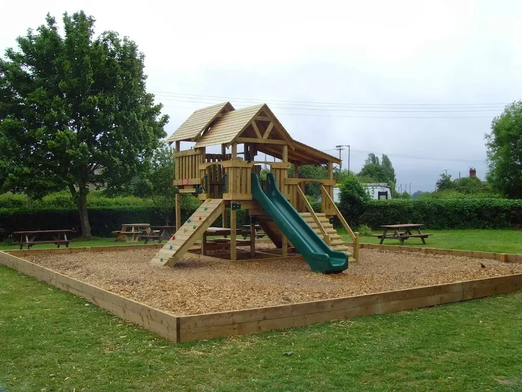 Salmon Inn Restaurant in Sharpness