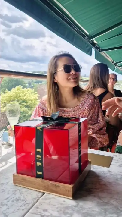 Hongmei Dong_The Ivy Castle View_Send_review