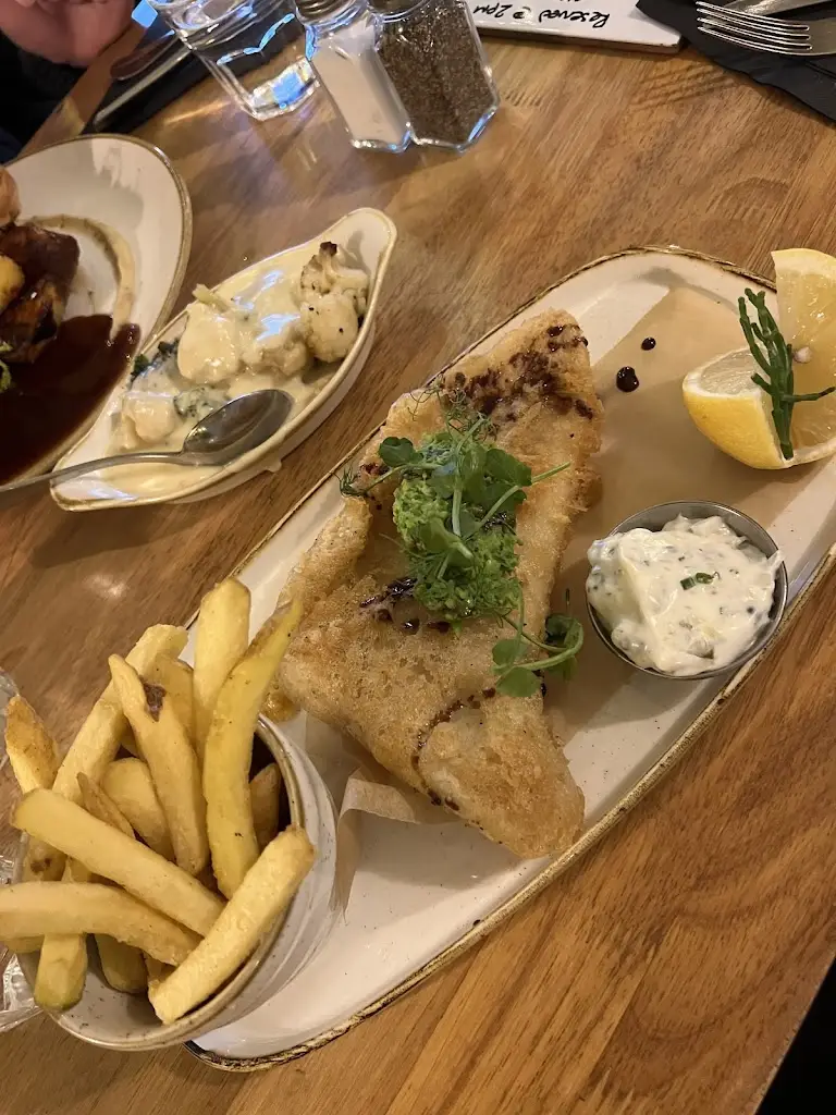 Oxana Zotova_Bird In Hand - Woking_Send_review