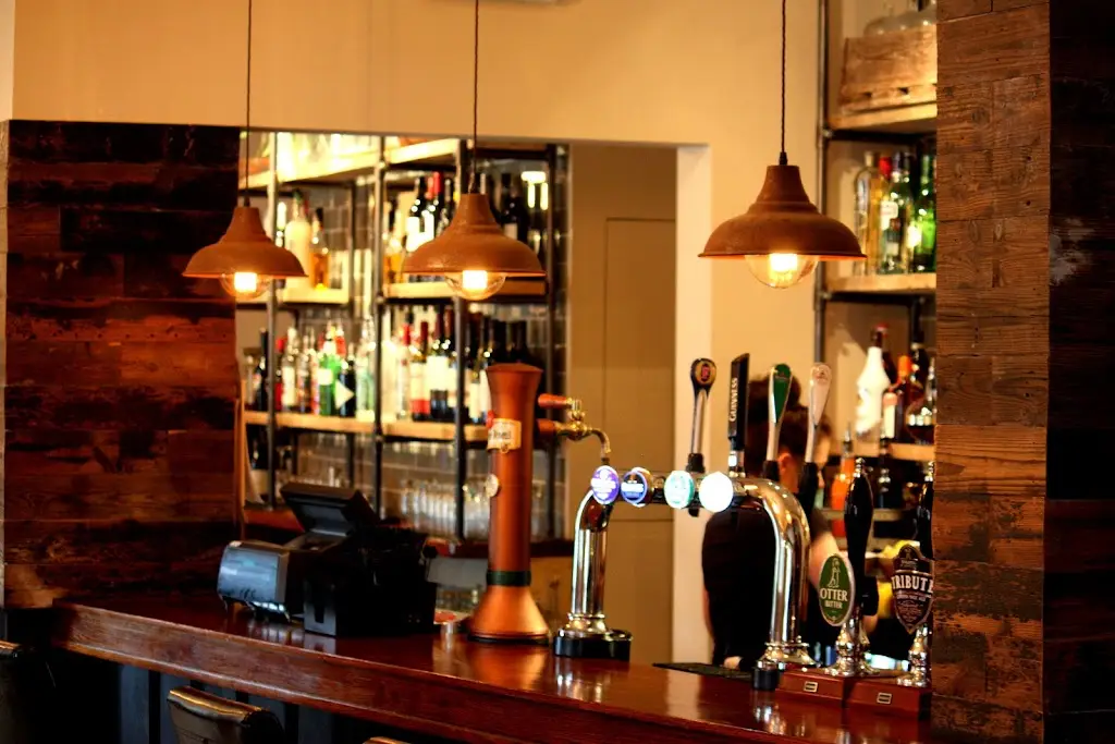 Bird In Hand - Woking restaurant in Send