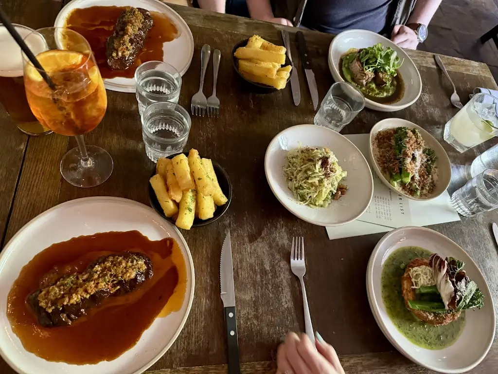 Dylans at The Kings Arms_Send_slider_image_3