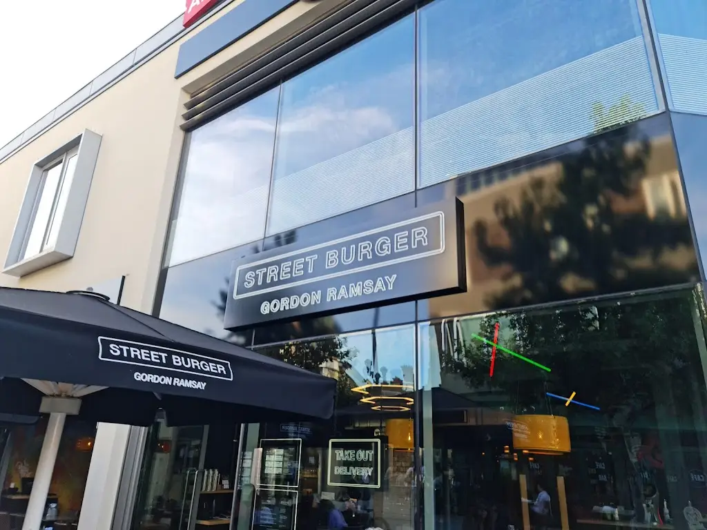 Gordon Ramsay Street Burger x Street Pizza - Woking restaurant in Send