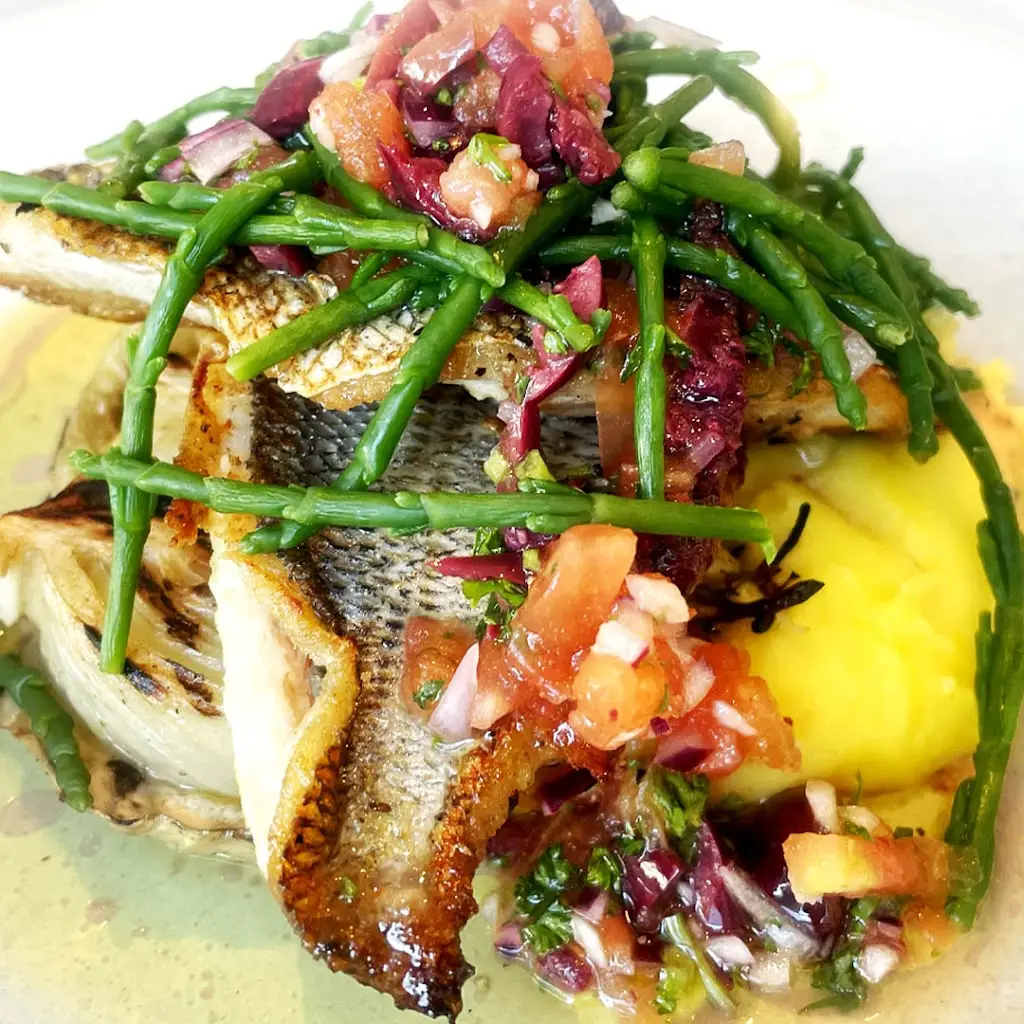 Lanomedia_HarBAR Kitchen, Bar & Terrace_Send_review