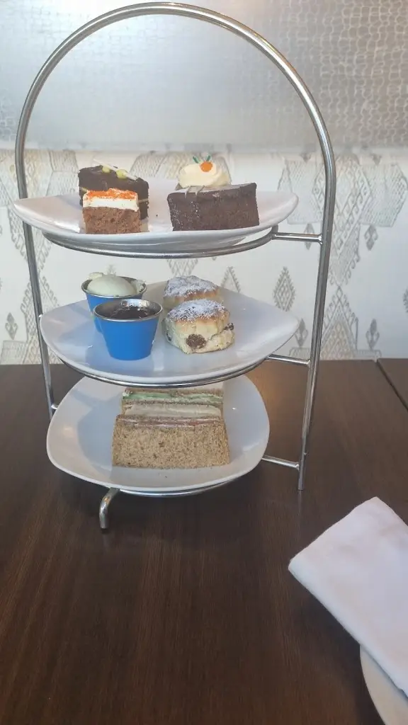 Ricco Dean_HarBAR Kitchen, Bar & Terrace_Send_review