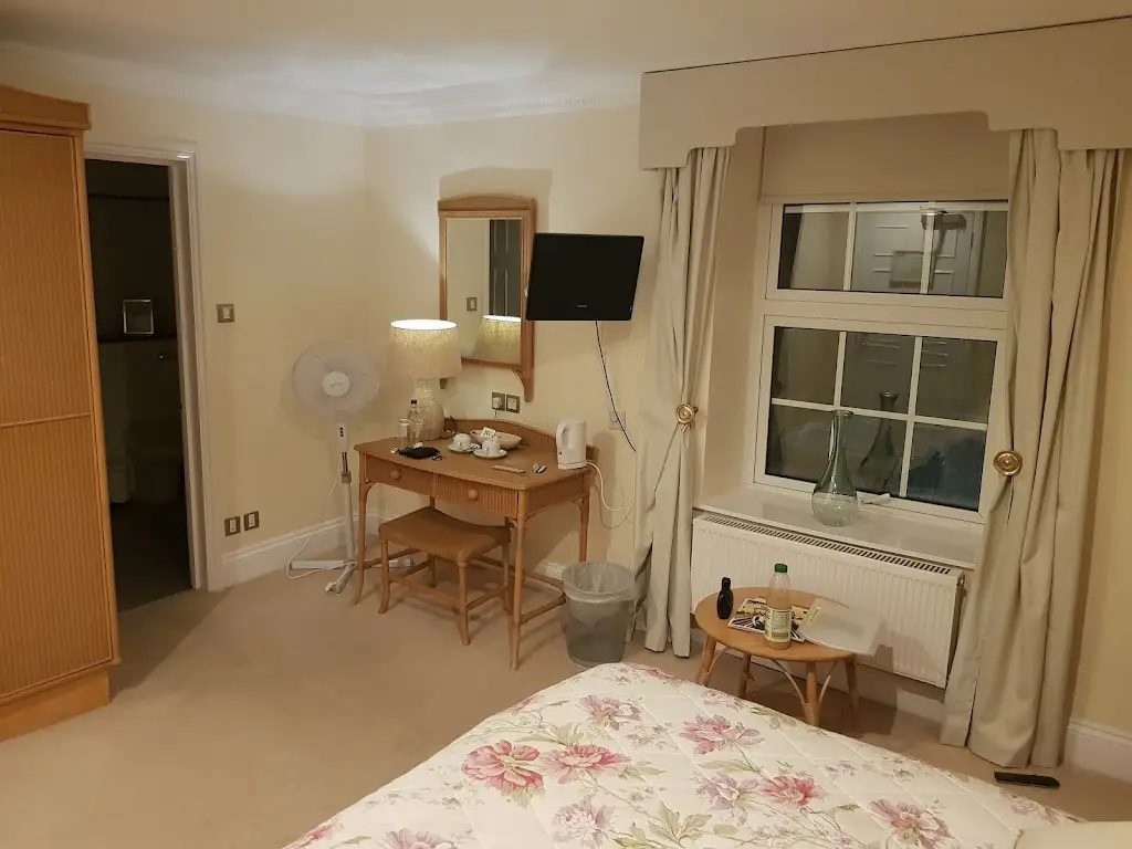 Millhouse Hotel & Riverside Restaurant_Sharnbrook_slider_image_2