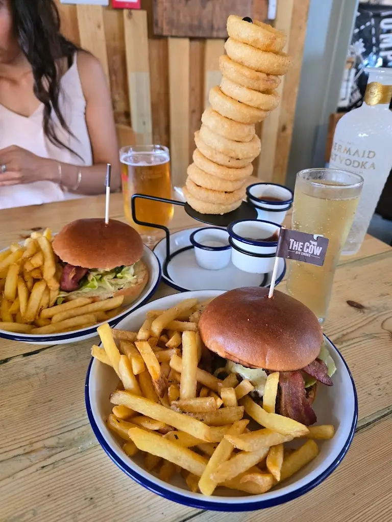 Leah Z_The Cow_Shalfleet_review