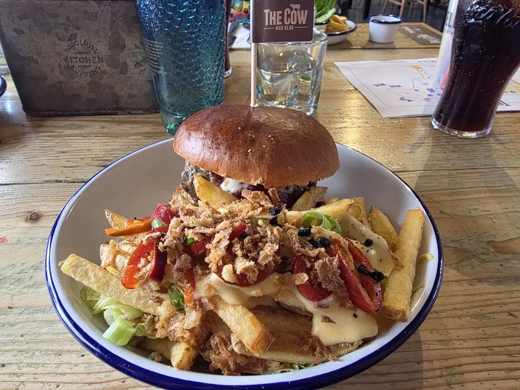 Jerome Meadows_The Cow_Shalfleet_review