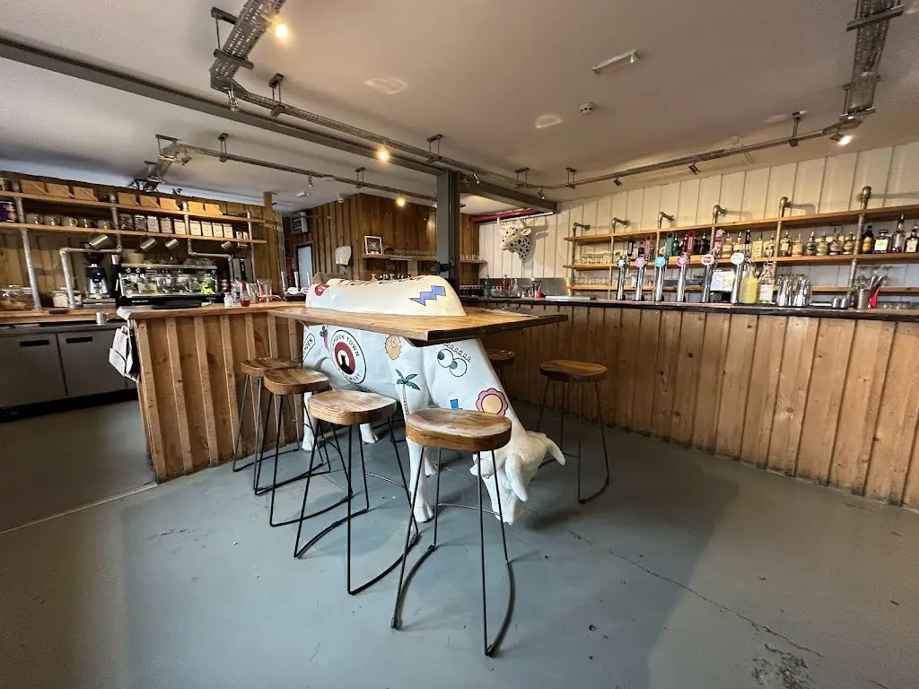 The Cow_Shalfleet_slider_image_3