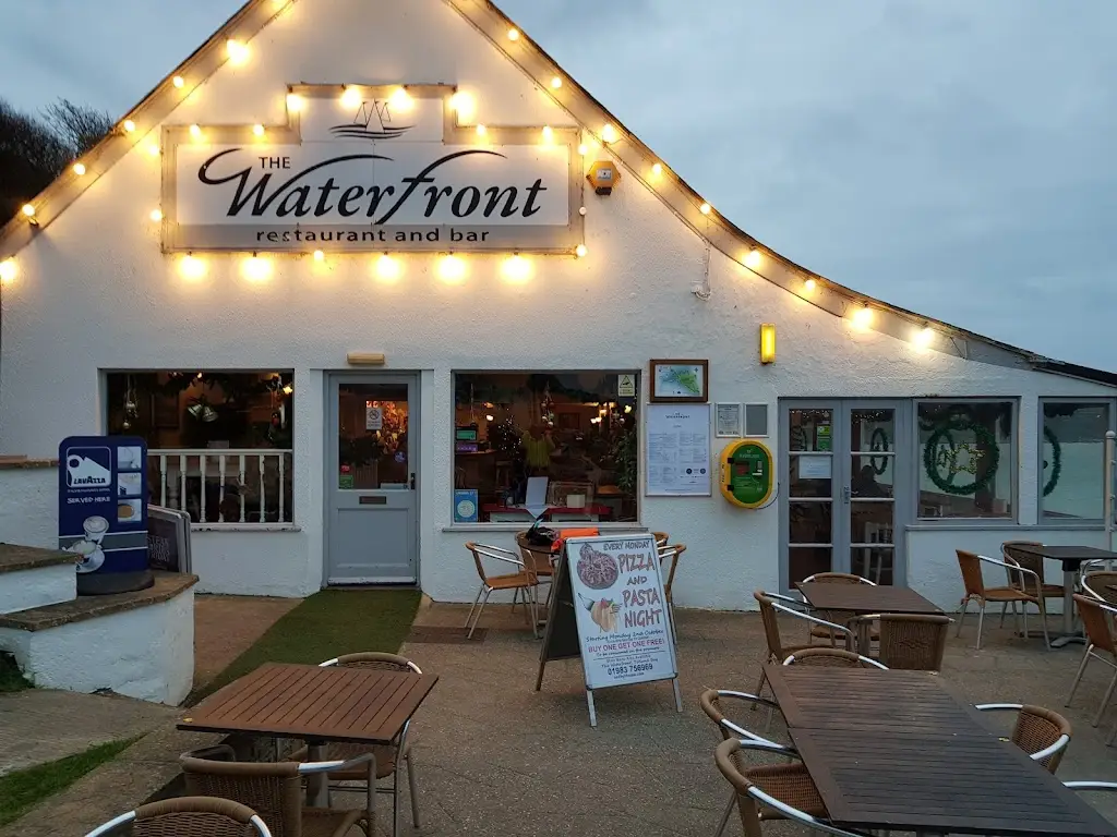 The Waterfront Bar & Restaurant restaurant in Shalfleet