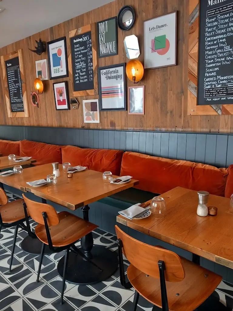 Wight Show_On The Rocks_Shalfleet_review