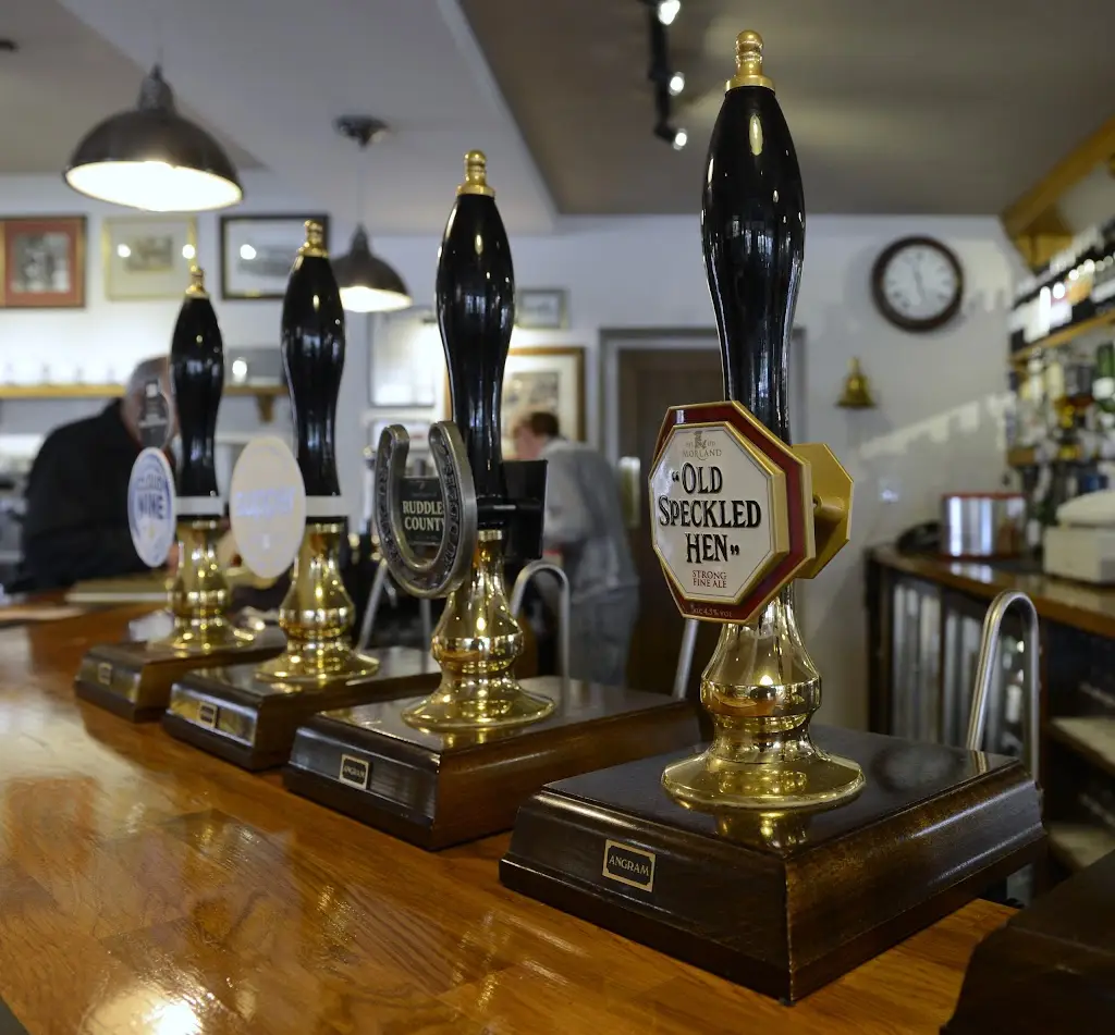 The Fox and Hounds_Shawbury_slider_image_2