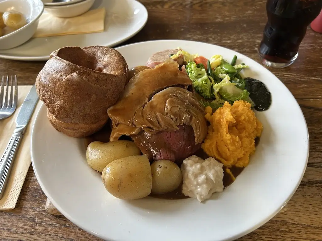 The Fox and Hounds_Shawbury_slider_image_3