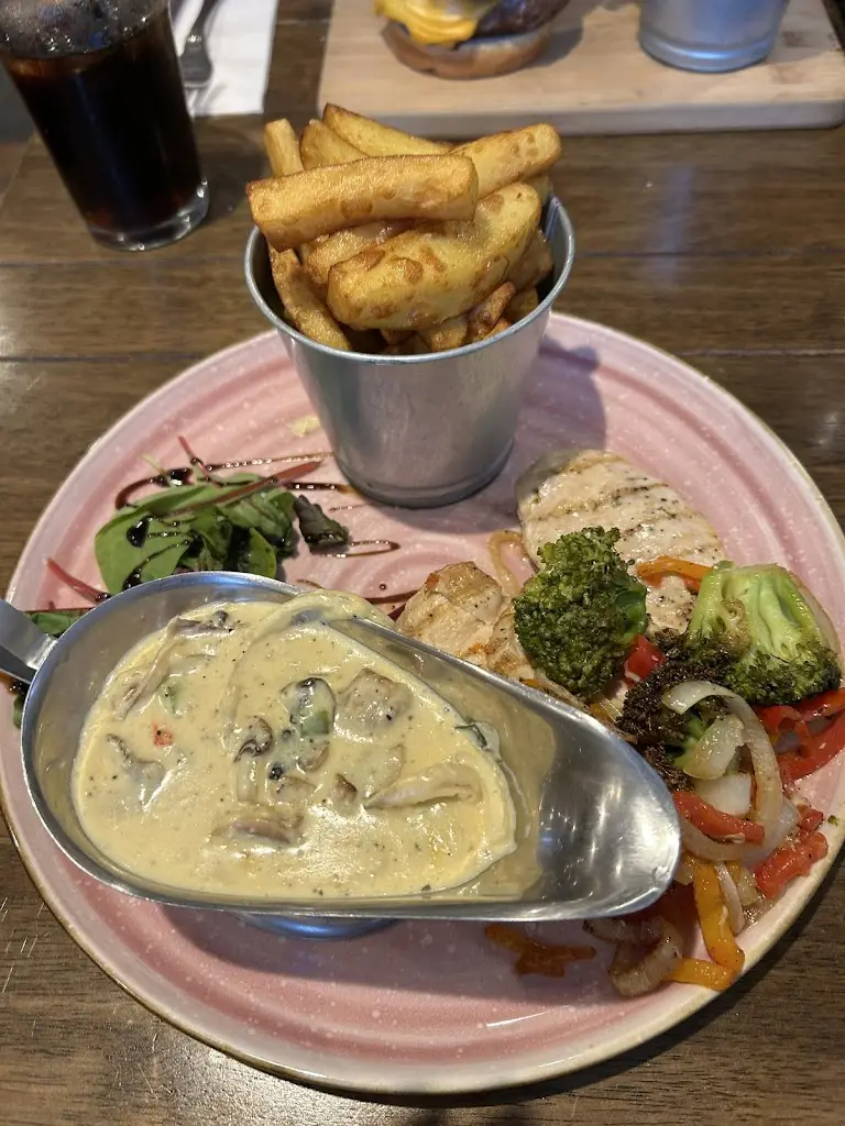 Corie Gavin_Little Sicily at Black Lion_Sedgefield_review