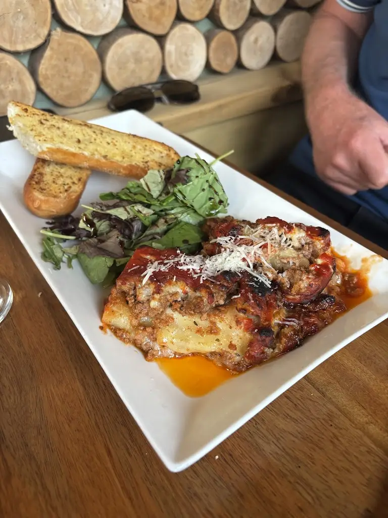 Caroline Wastie_The Vault, Selsey_Selsey_review