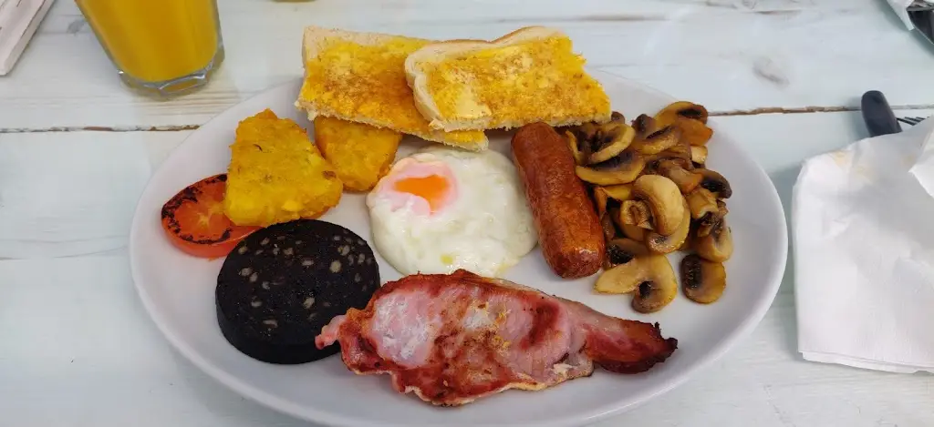 Menu_Waves_Selsey_image_5