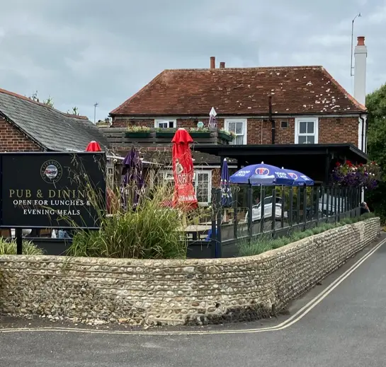 G W_Lifeboat Inn_Selsey_review
