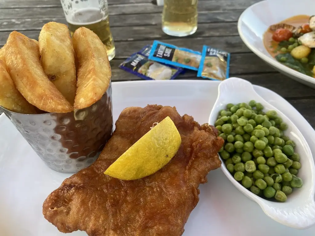 Chantal Embers_Lifeboat Inn_Selsey_review