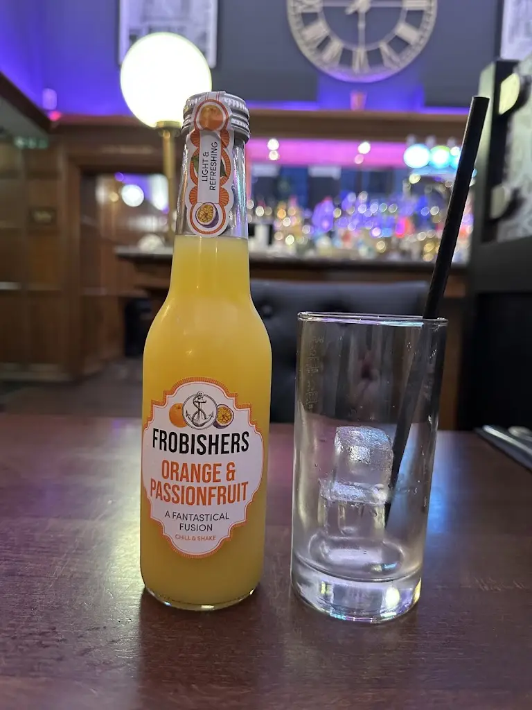 British Girl Explores_62 The Bank & Bar 62_Barnstaple_review