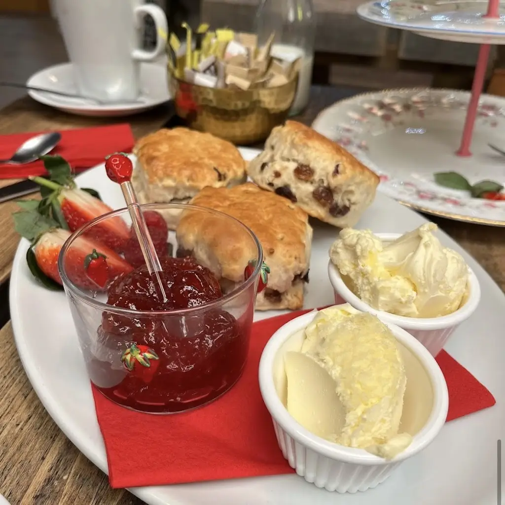 Menu_The Old Piggery Farm Shop and Tearoom_Selsey_immagine_7