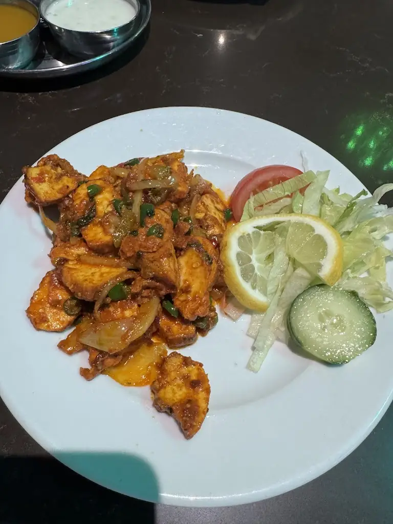 Mohammad Al-Mamoon_Bengal curry pot Shaw_Shaw_recensione