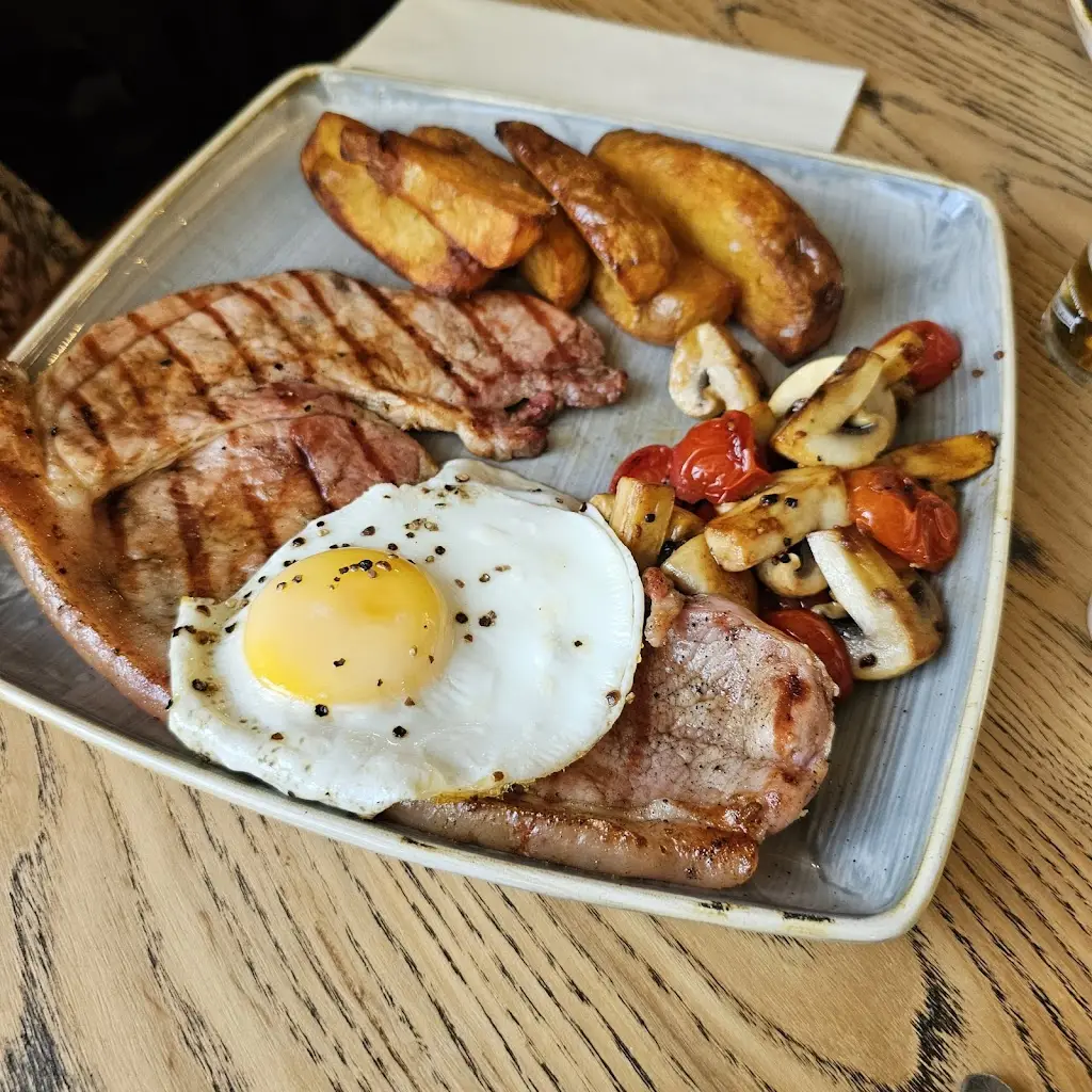 Menu_Black Ladd Public House_Shaw_image_7