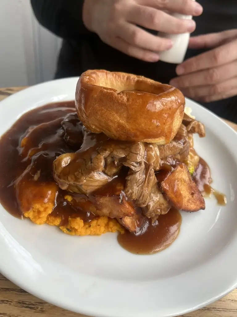 Black Ladd Public House_Shaw_slider_image_1