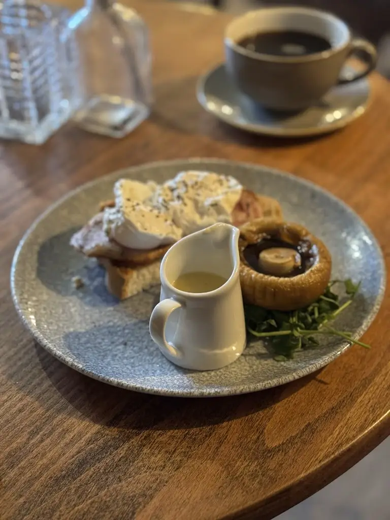 Sebastian Brown_Swan_Sherborne St John_review