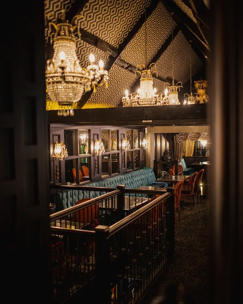 The Rabbit Hole_Sherburn Hill_slider_image_1