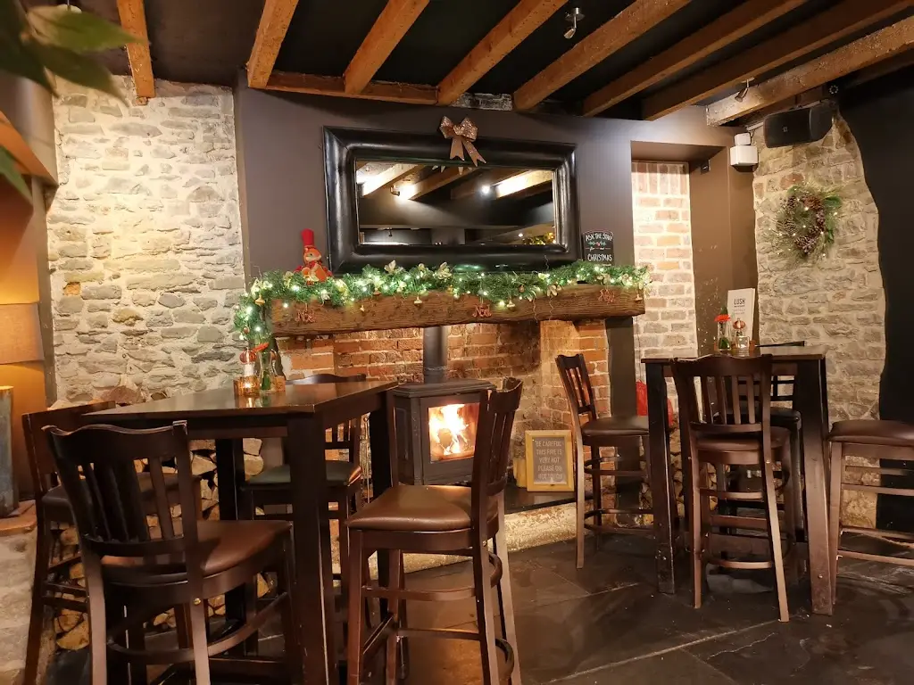 Lush Bar & Restaurant_Barnstaple_slider_image_3