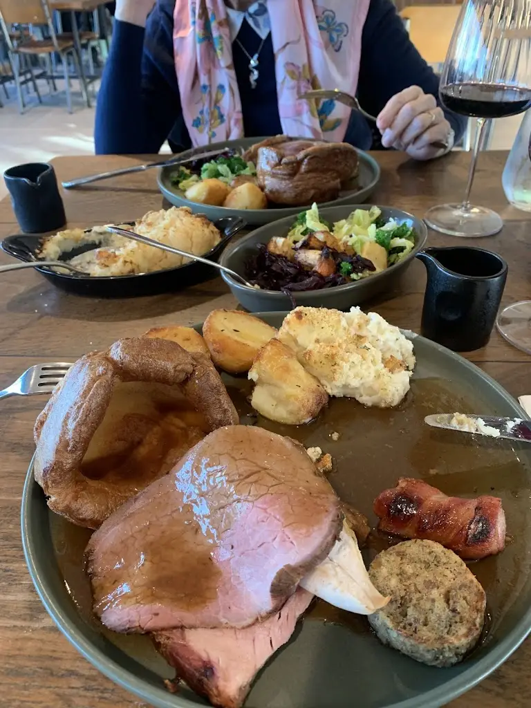 F N_Mo's Kitchen_Sherburn_review