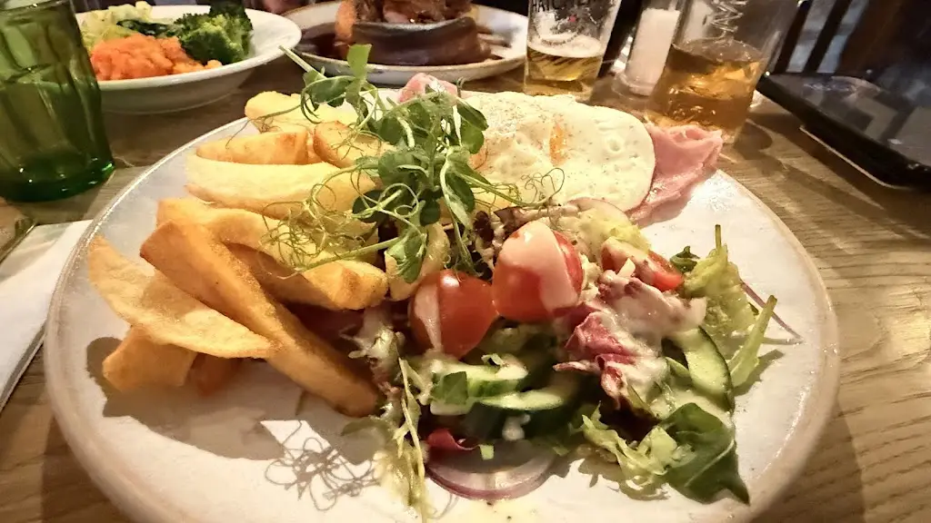 Rob Wofinden_The Rattlebone_Sherston_review