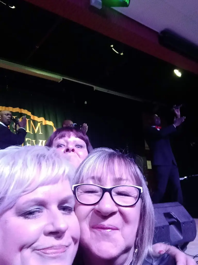 Heather Donoghue_The Old Bank_Shirebrook_recensione