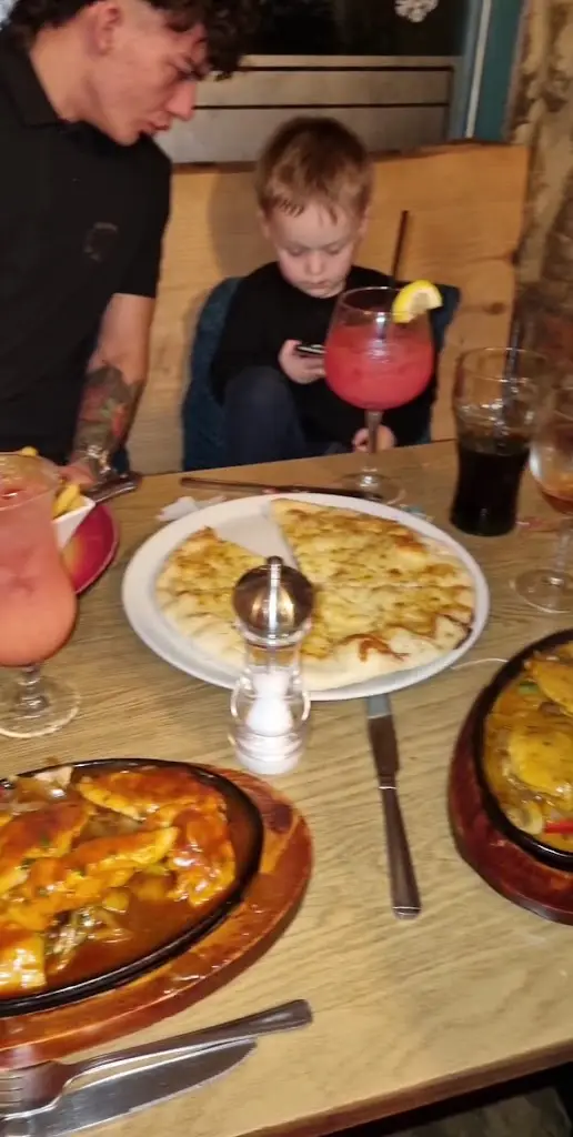 Santinni_Shildon_slider_image_2