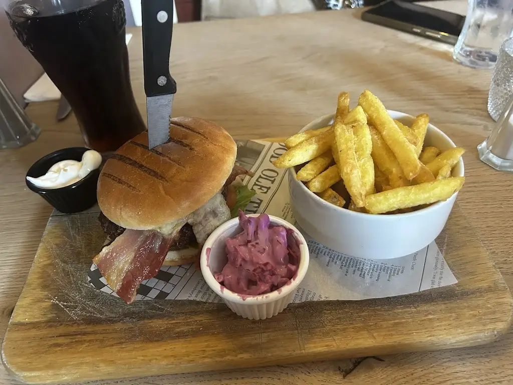 Naiaya_The Half Moon_Shaftesbury_review