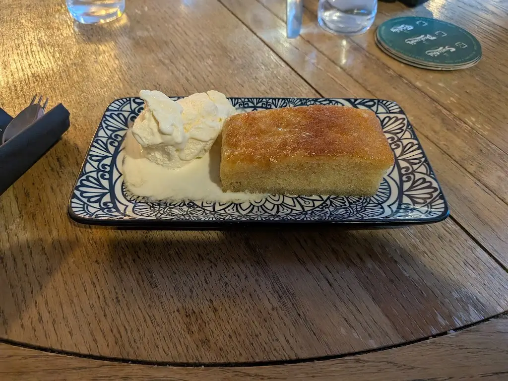 Rebecca Coombs_The Benett Arms_Shaftesbury_review