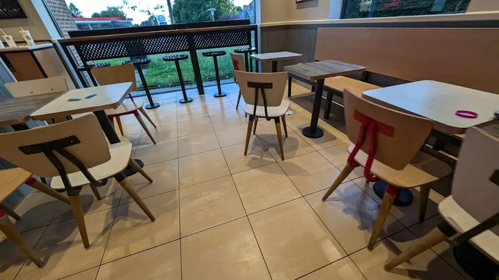 Sara Freeman_KFC Shaftsbury - Ivy Cross_Shaftesbury_review