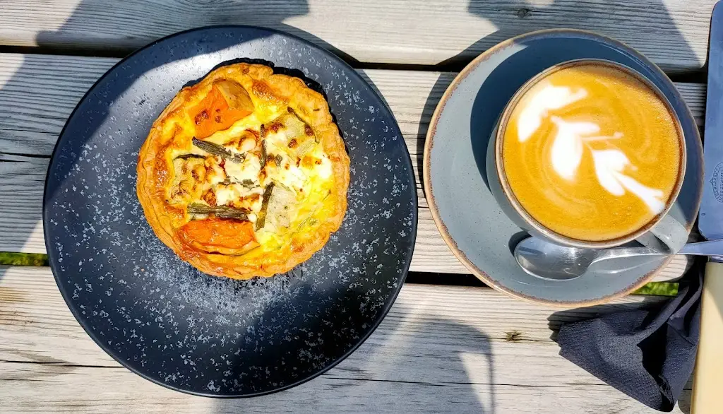 Menu_Compton McRae_Shaftesbury_image_6