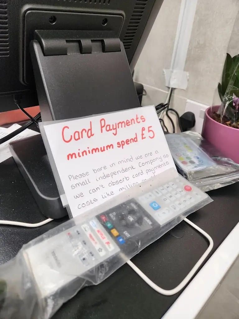 Leeadam Apeira_Goldhill Fish Bar_Shaftesbury_review